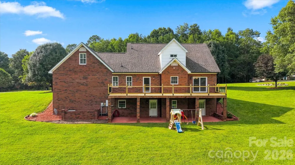 85 Charleston Court Hickory, NC 28601