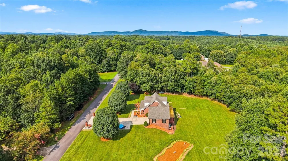 85 Charleston Court Hickory, NC 28601