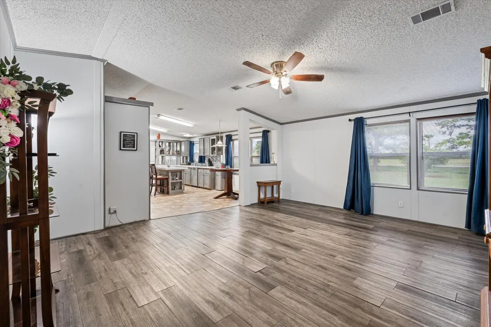 1715 Meyer Road Beasley, TX 77417
