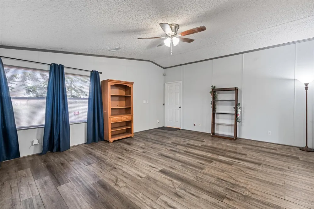 1715 Meyer Road Beasley, TX 77417