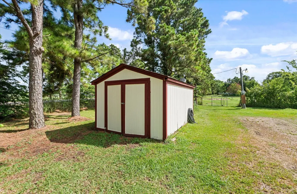 1715 Meyer Road Beasley, TX 77417