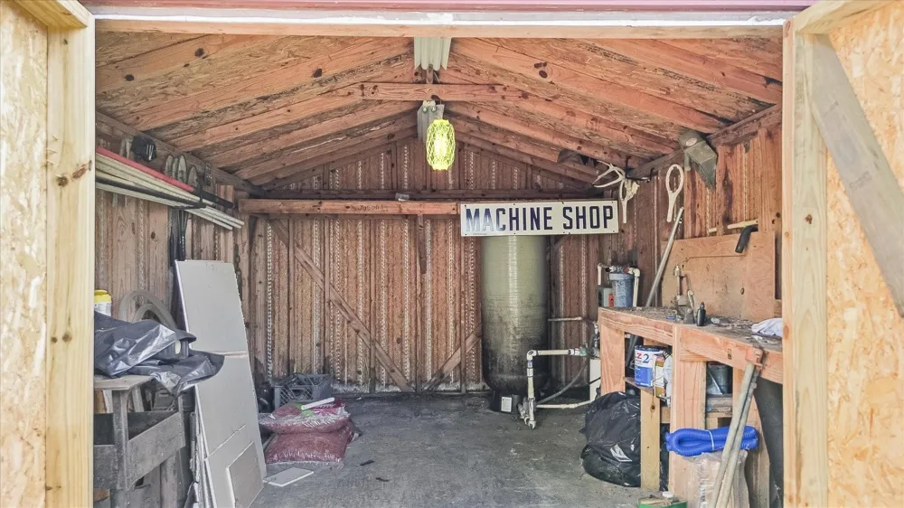 1715 Meyer Road Beasley, TX 77417