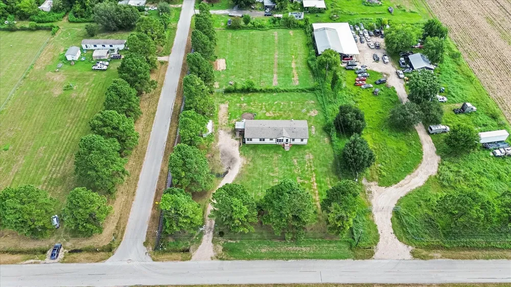 1715 Meyer Road Beasley, TX 77417