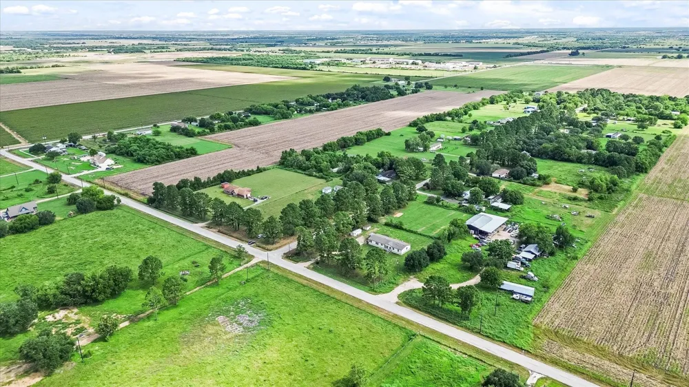1715 Meyer Road Beasley, TX 77417