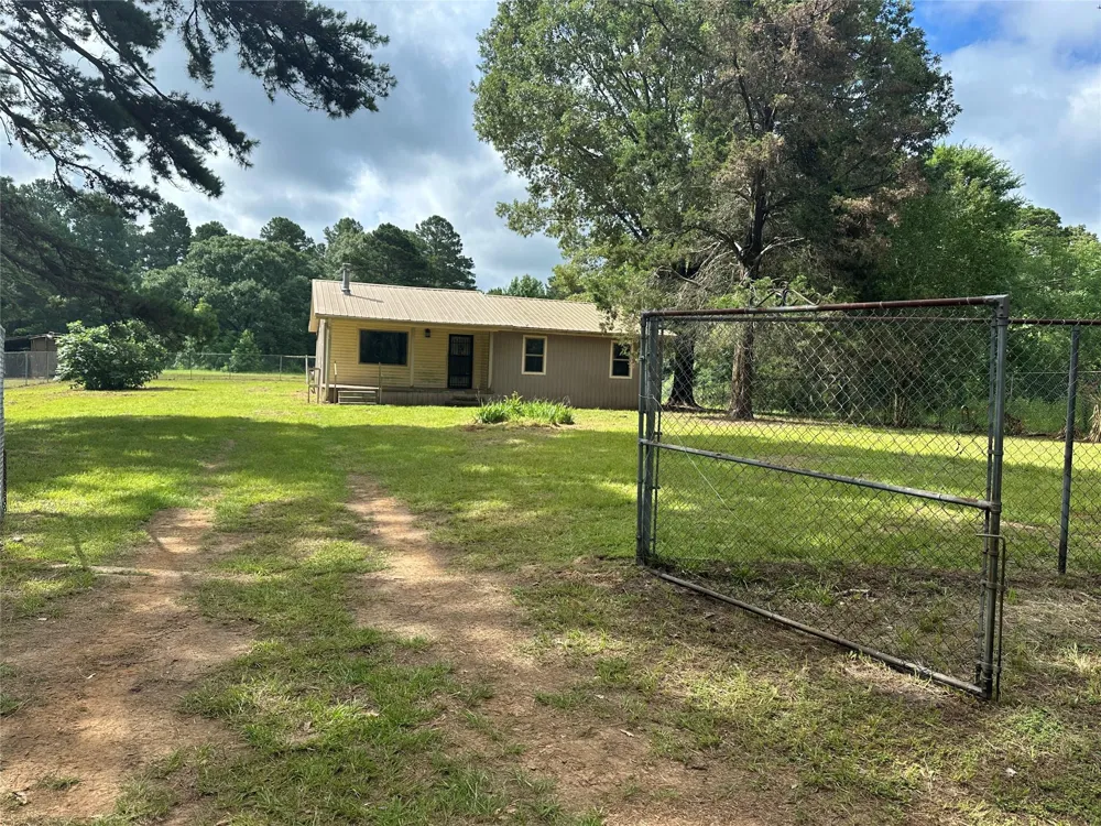 3932 Fern Lake Cutoff Marshall, TX 75672