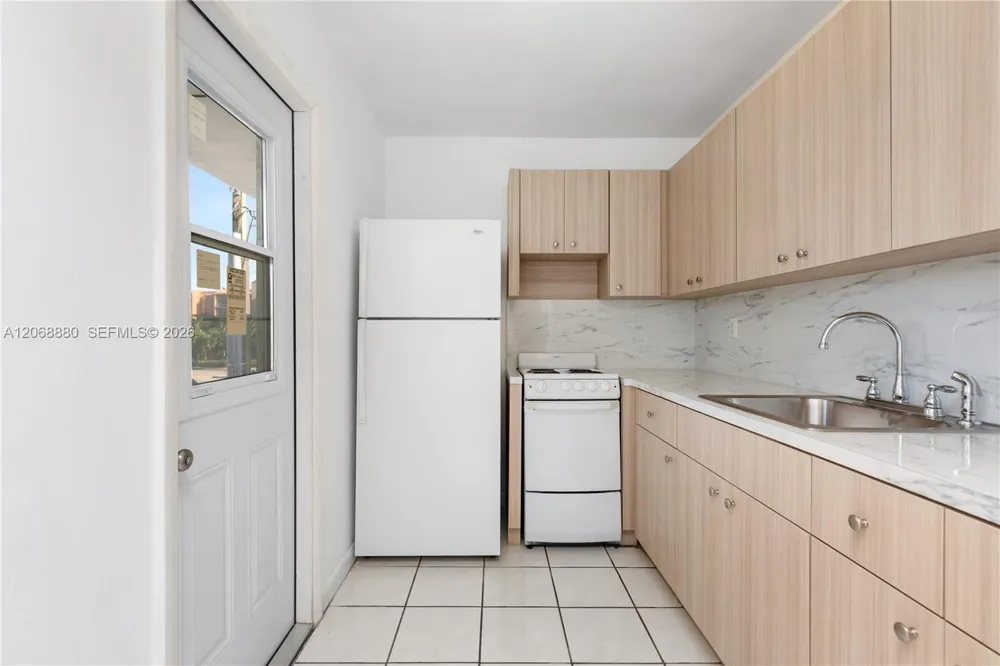 345 W 68th St #202 Hialeah, FL 33014