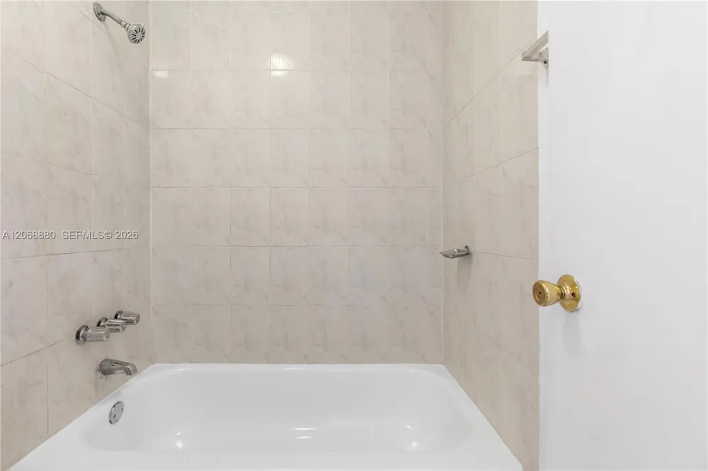 345 W 68th St #202 Hialeah, FL 33014