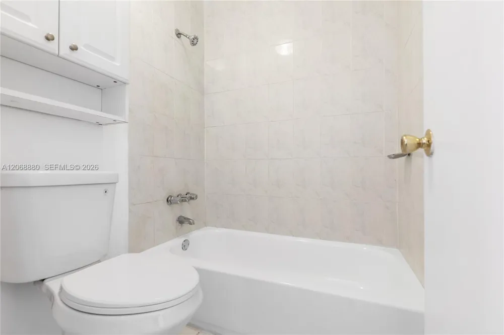 345 W 68th St #202 Hialeah, FL 33014
