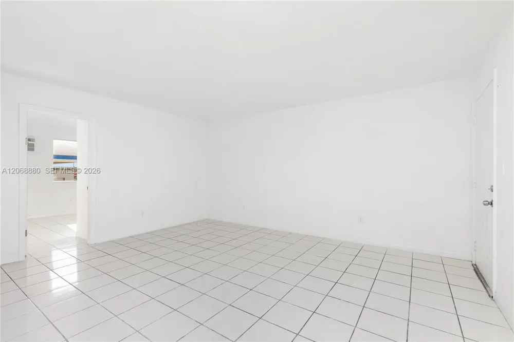 345 W 68th St #202 Hialeah, FL 33014