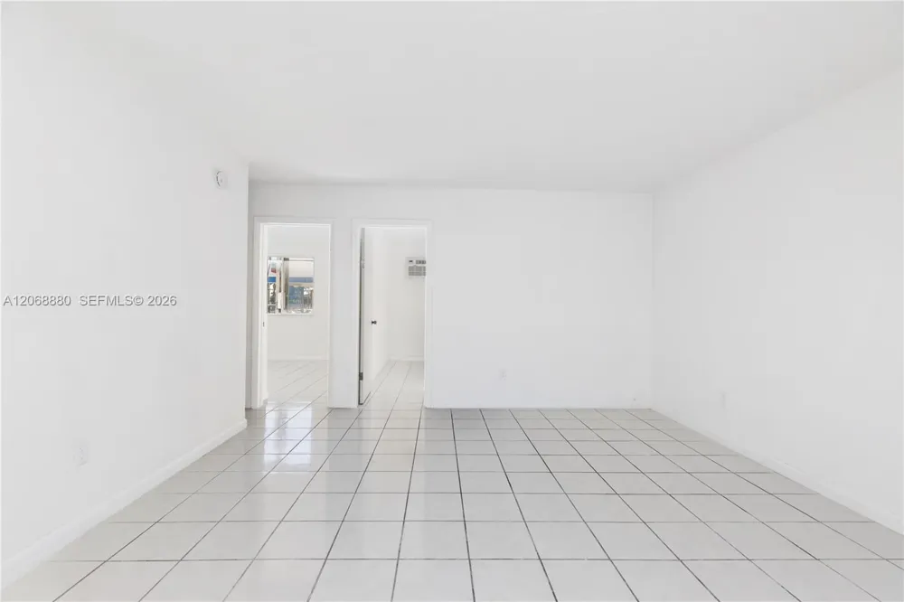 345 W 68th St #202 Hialeah, FL 33014