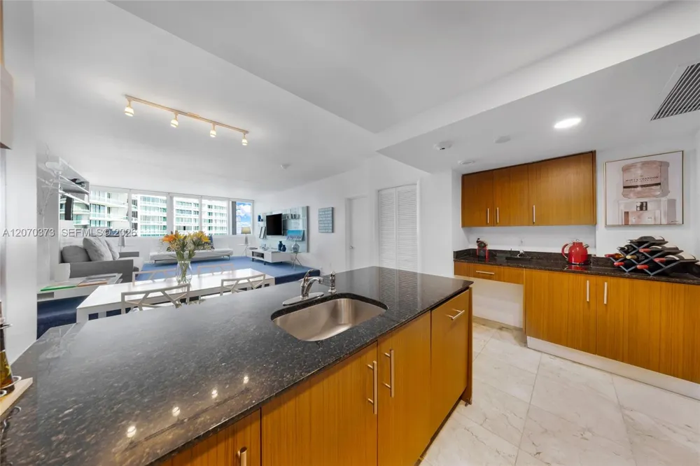 10275 Collins Ave #1507 Bal Harbour, FL 33154
