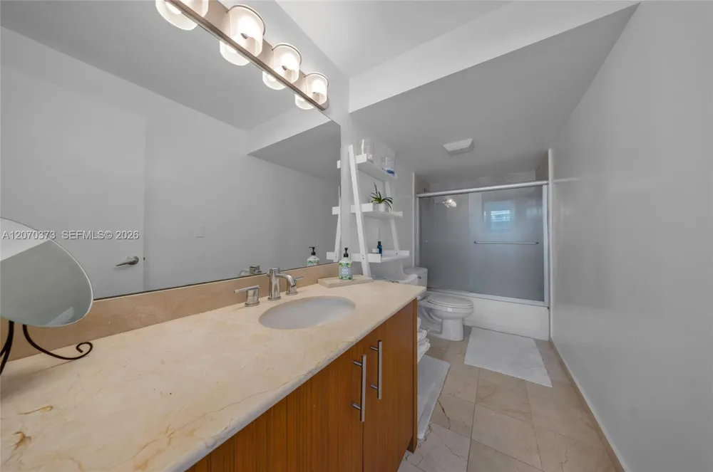 10275 Collins Ave #1507 Bal Harbour, FL 33154