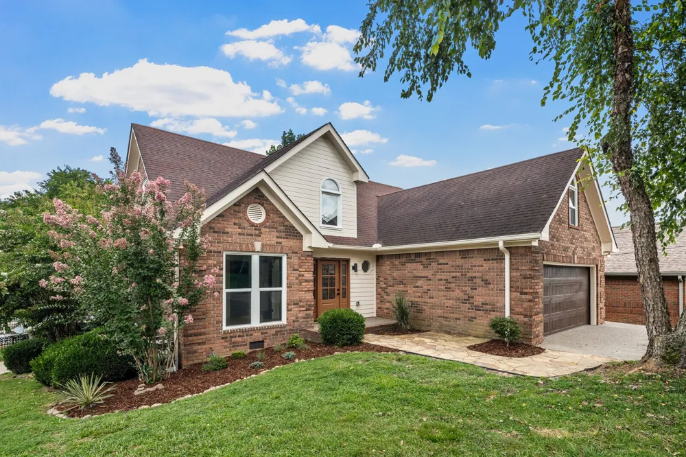 204 Breakwater Dr Hendersonville, TN 37075