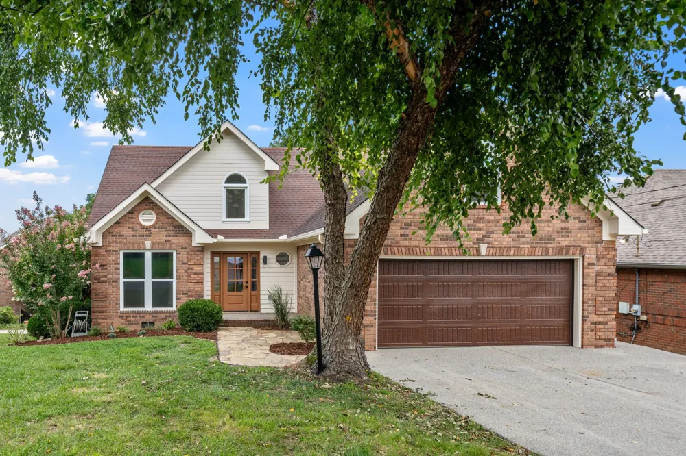 204 Breakwater Dr Hendersonville, TN 37075
