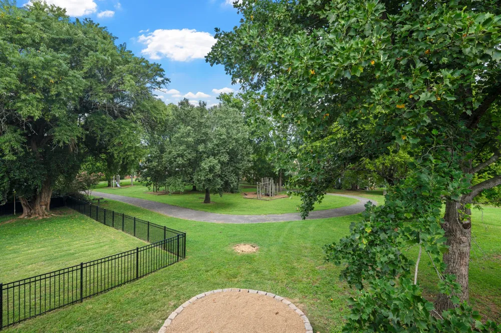 204 Breakwater Dr Hendersonville, TN 37075