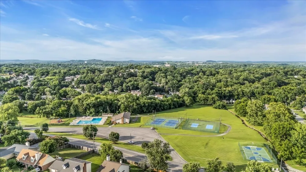 204 Breakwater Dr Hendersonville, TN 37075