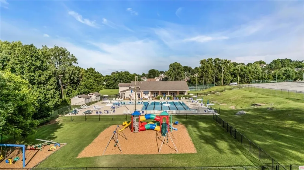 204 Breakwater Dr Hendersonville, TN 37075