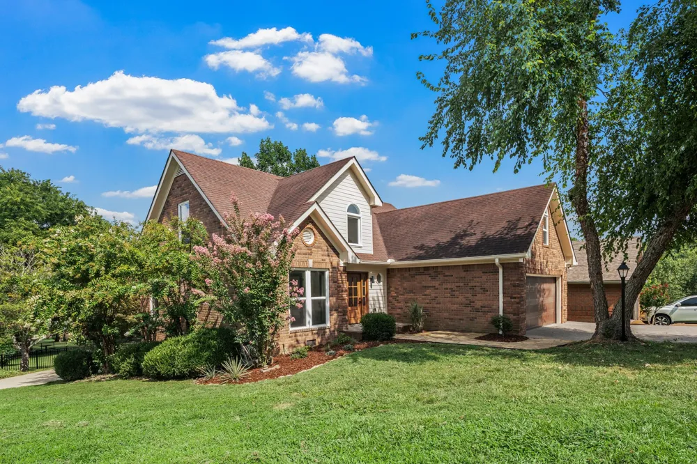 204 Breakwater Dr Hendersonville, TN 37075