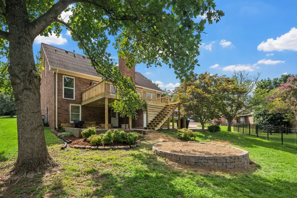 204 Breakwater Dr Hendersonville, TN 37075