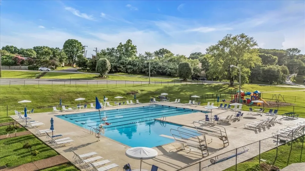 204 Breakwater Dr Hendersonville, TN 37075