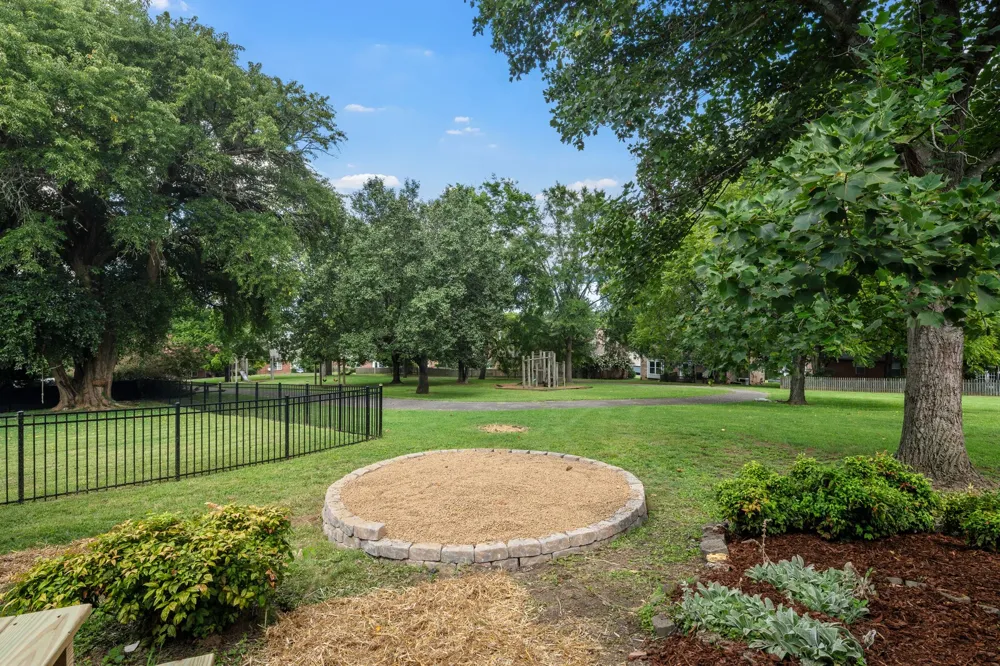 204 Breakwater Dr Hendersonville, TN 37075