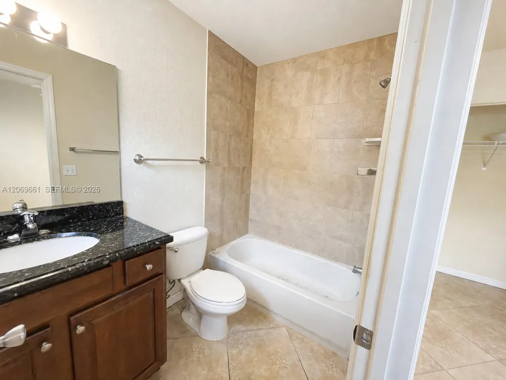 1000 Palm Trl #3 Delray Beach, FL 33483
