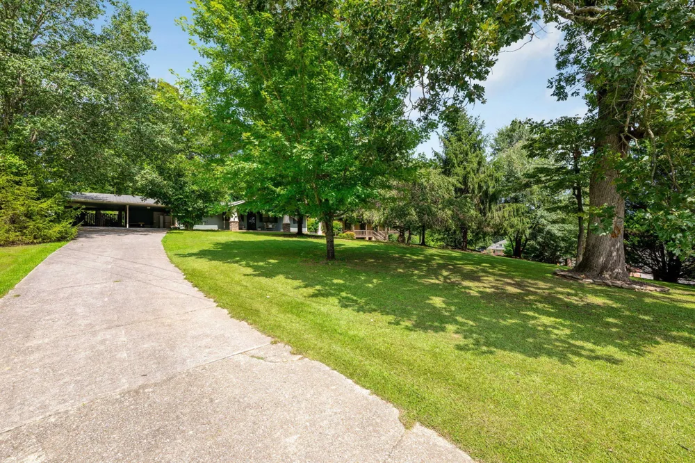 407 White Road Chattanooga, TN 37421