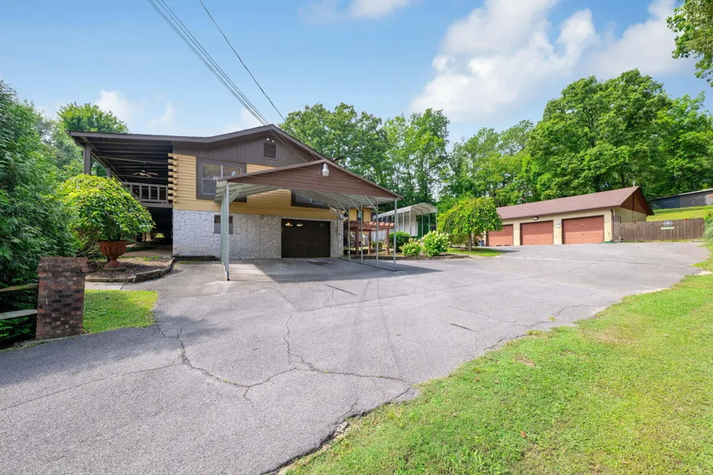 407 White Road Chattanooga, TN 37421