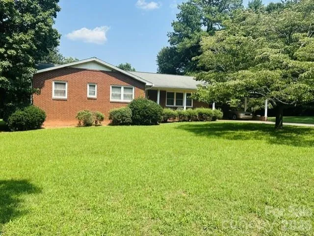 1424 Post Road Shelby, NC 28150