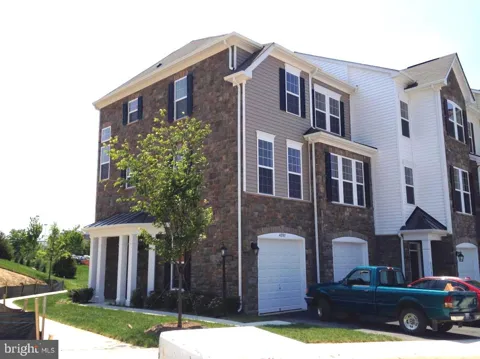 42387 TRELLIS SQUARE