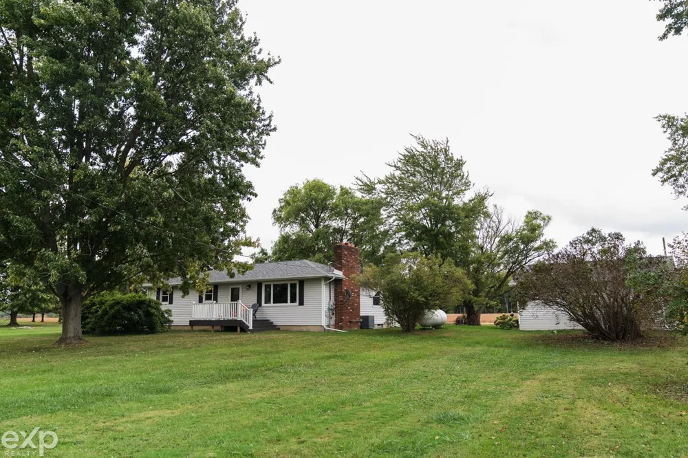 2754 Hayes Road Yale City, MI 48097