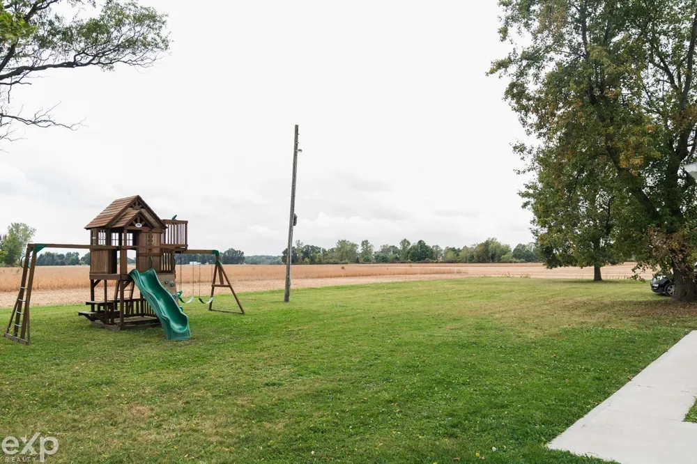 2754 Hayes Road Yale City, MI 48097