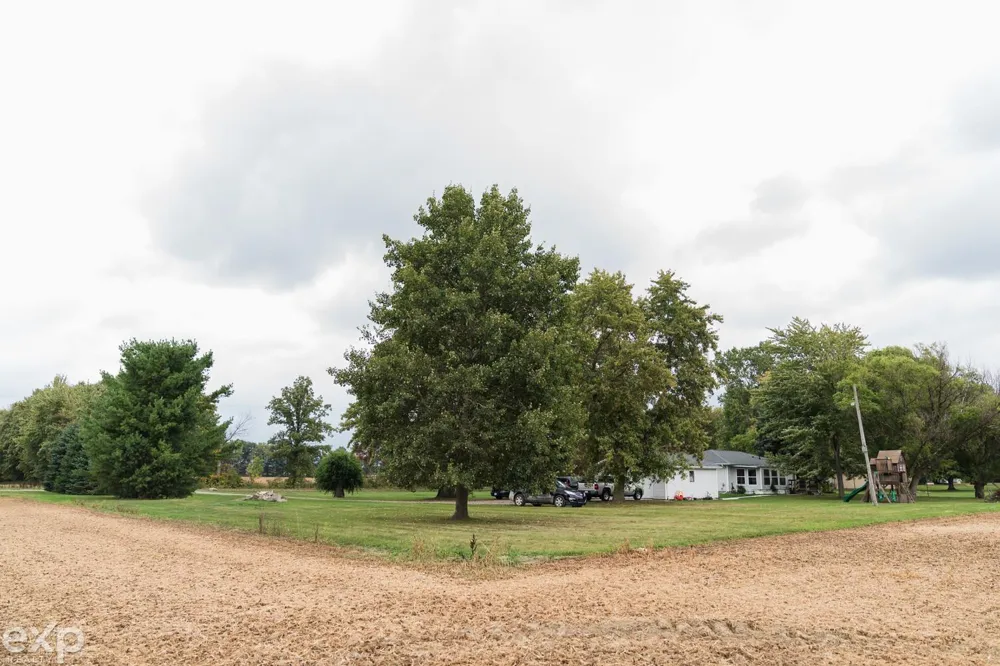 2754 Hayes Road Yale City, MI 48097