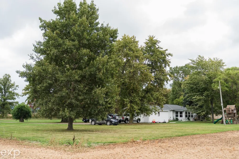 2754 Hayes Road Yale City, MI 48097