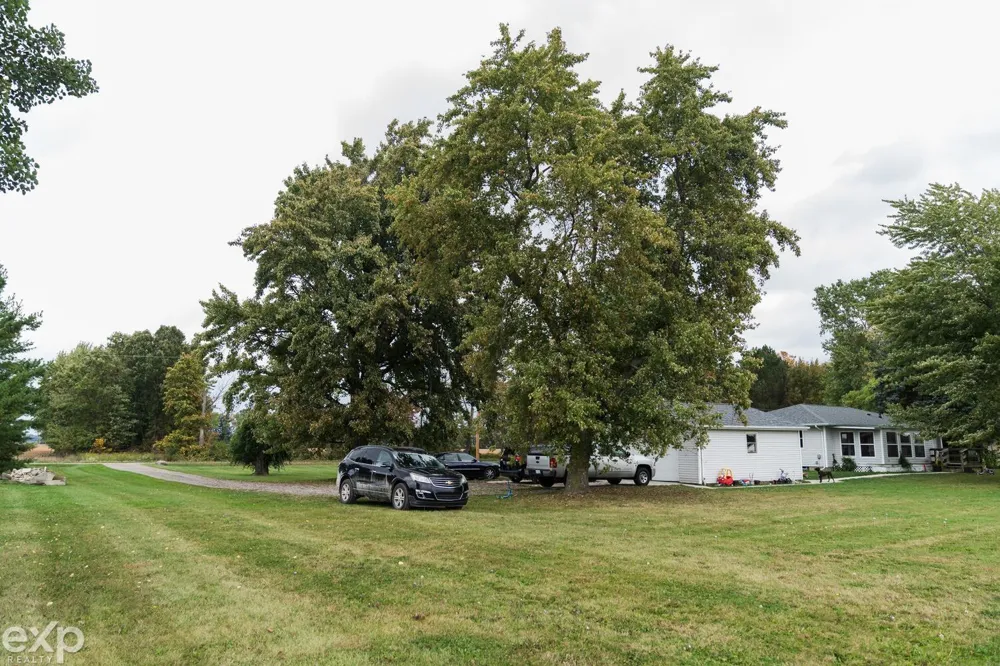 2754 Hayes Road Yale City, MI 48097