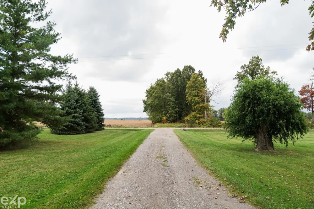 2754 Hayes Road Yale City, MI 48097