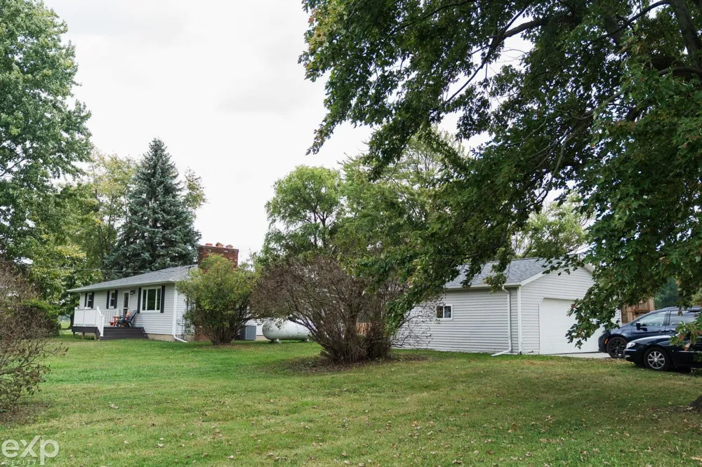 2754 Hayes Road Yale City, MI 48097