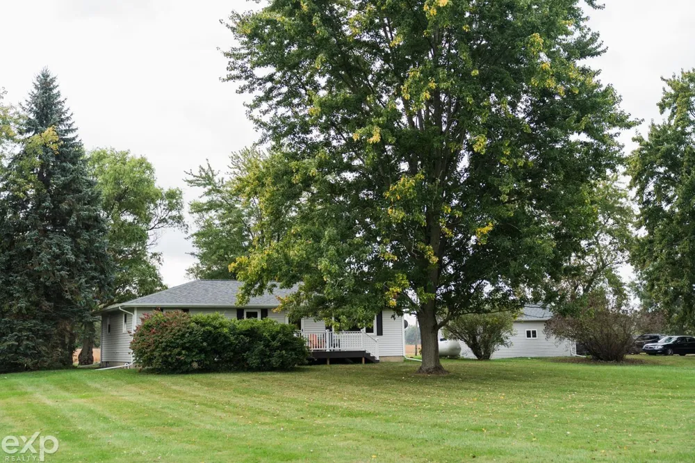 2754 Hayes Road Yale City, MI 48097