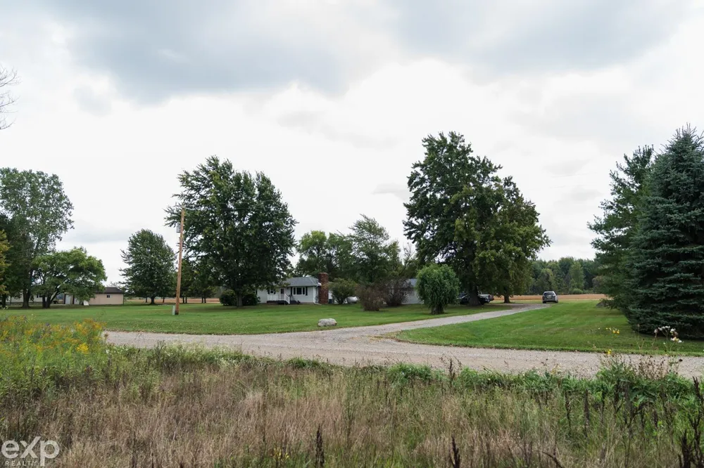 2754 Hayes Road Yale City, MI 48097
