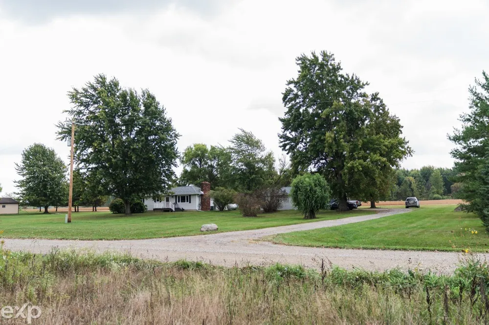2754 Hayes Road Yale City, MI 48097