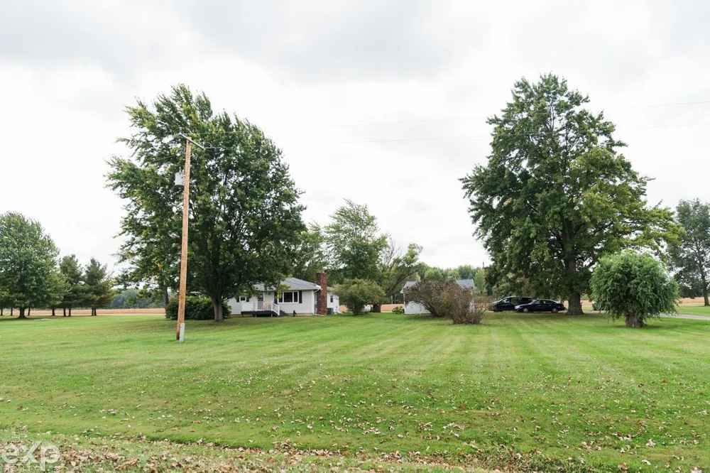 2754 Hayes Road Yale City, MI 48097