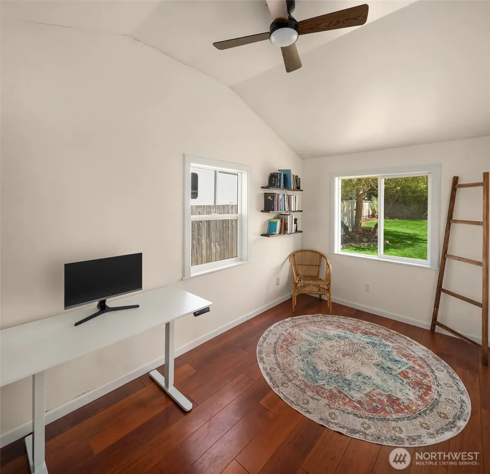 1747 Harding Street Enumclaw, WA 98022