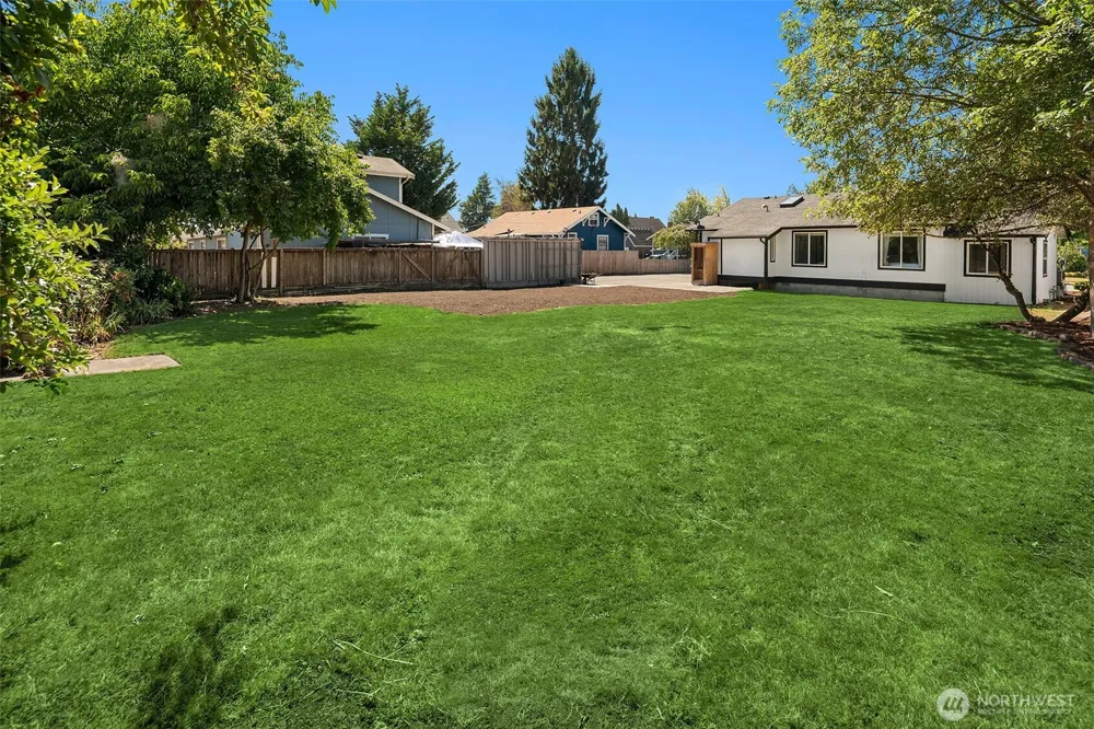 1747 Harding Street Enumclaw, WA 98022