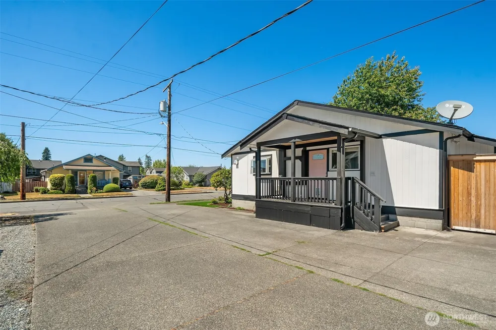 1747 Harding Street Enumclaw, WA 98022