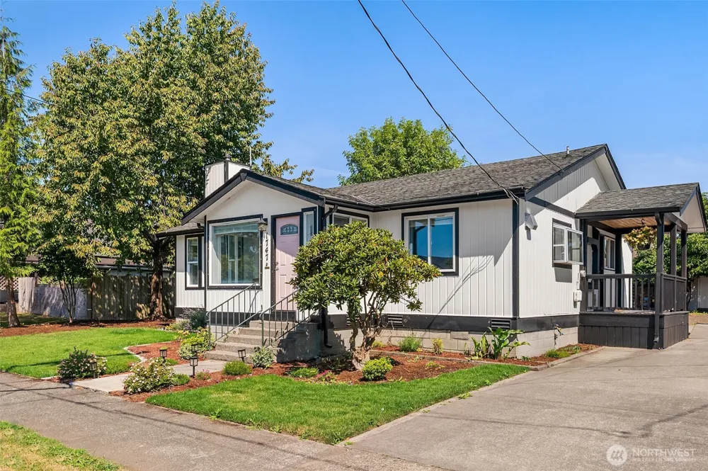 1747 Harding Street Enumclaw, WA 98022