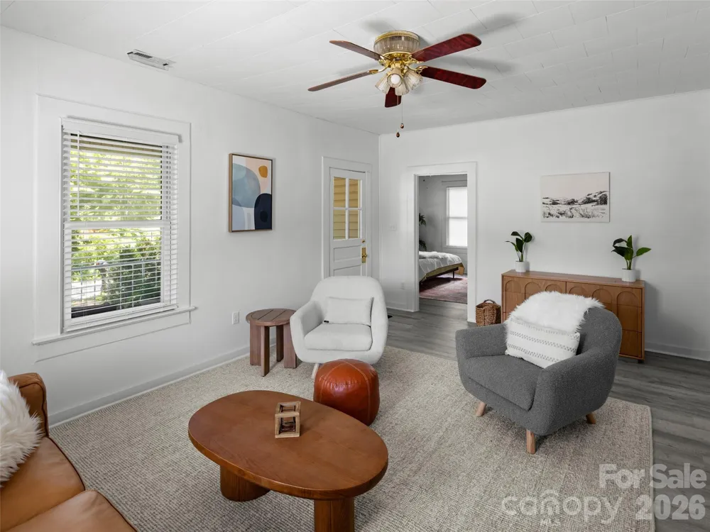 122 Edwards Avenue Swannanoa, NC 28778