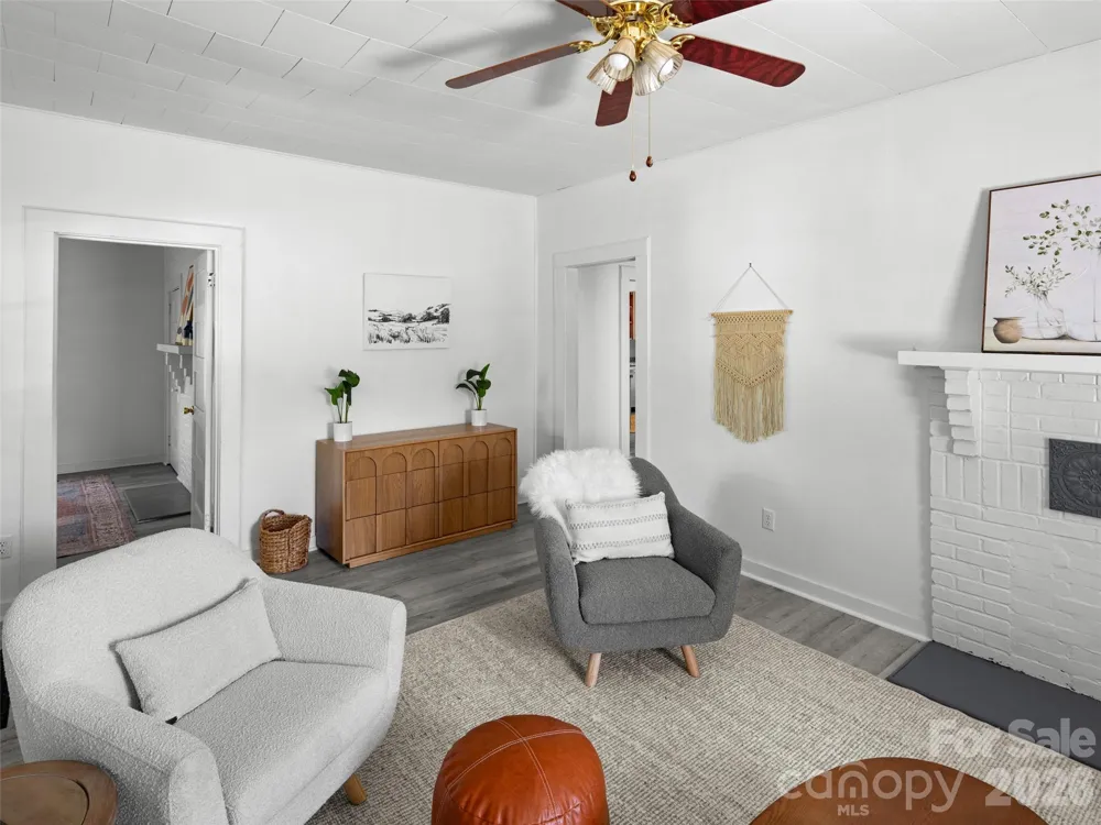 122 Edwards Avenue Swannanoa, NC 28778