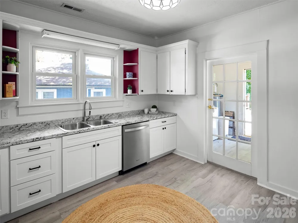 122 Edwards Avenue Swannanoa, NC 28778
