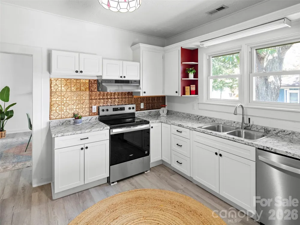 122 Edwards Avenue Swannanoa, NC 28778