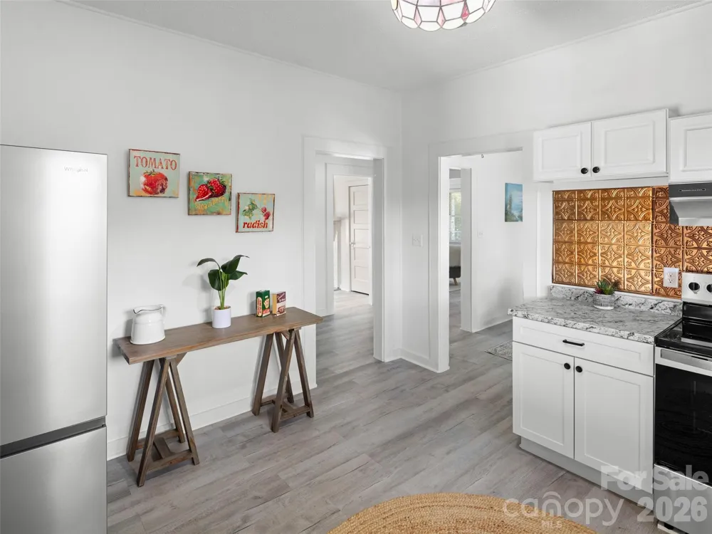 122 Edwards Avenue Swannanoa, NC 28778